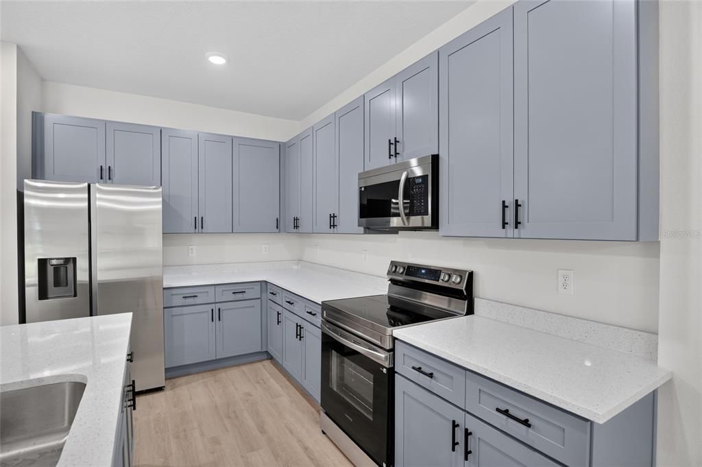 На продажу: $399,900 (4 спален, 3 ванн, 2406 Квадратных фут)