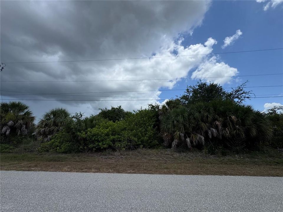 На продажу: $150,000 (0.23 acres)