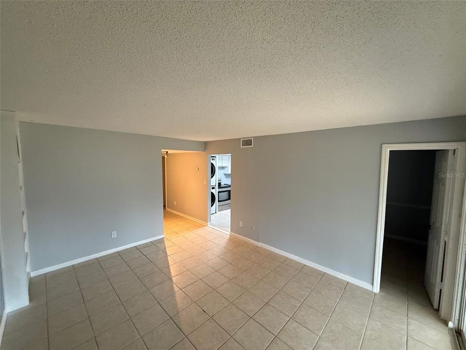 For Sale: $125,000 (2 beds, 1 baths, 764 Square Feet)