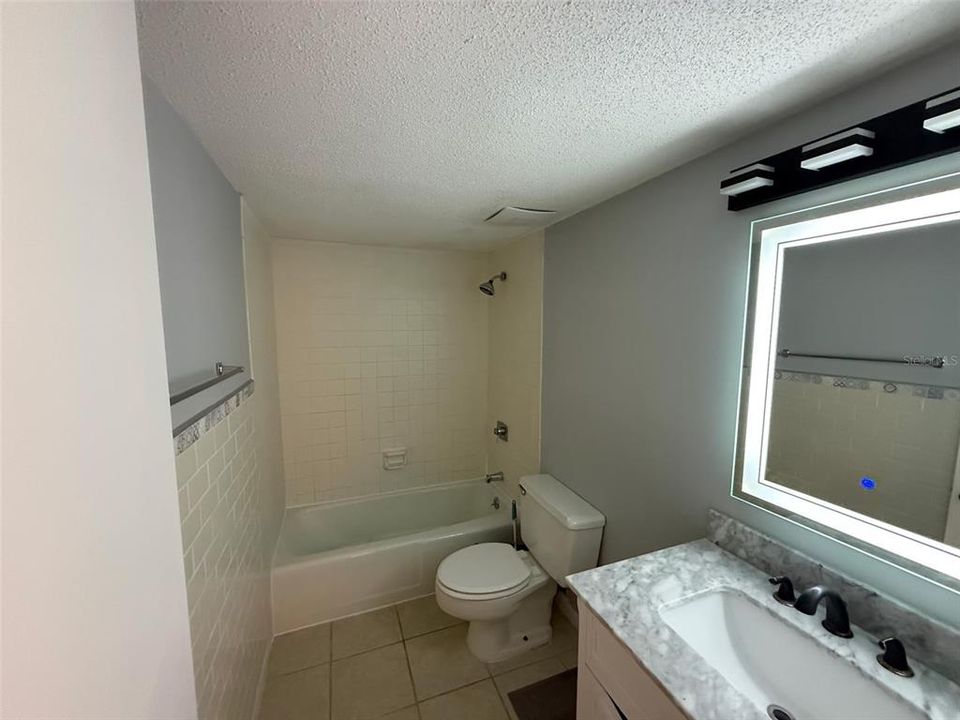 For Sale: $125,000 (2 beds, 1 baths, 764 Square Feet)