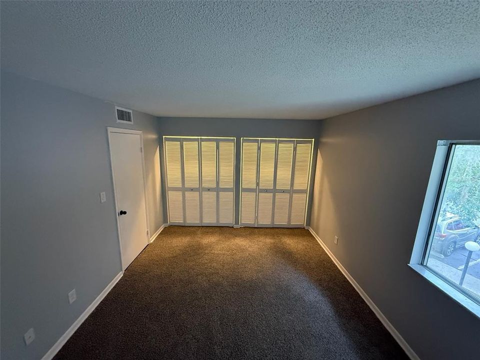 For Sale: $125,000 (2 beds, 1 baths, 764 Square Feet)