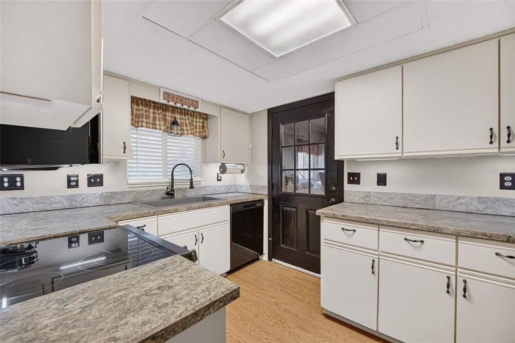 Activo con contrato: $179,900 (2 camas, 2 baños, 1166 Pies cuadrados)
