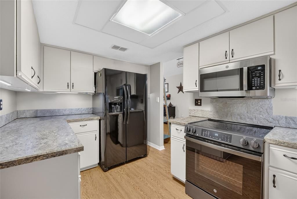 Activo con contrato: $179,900 (2 camas, 2 baños, 1166 Pies cuadrados)