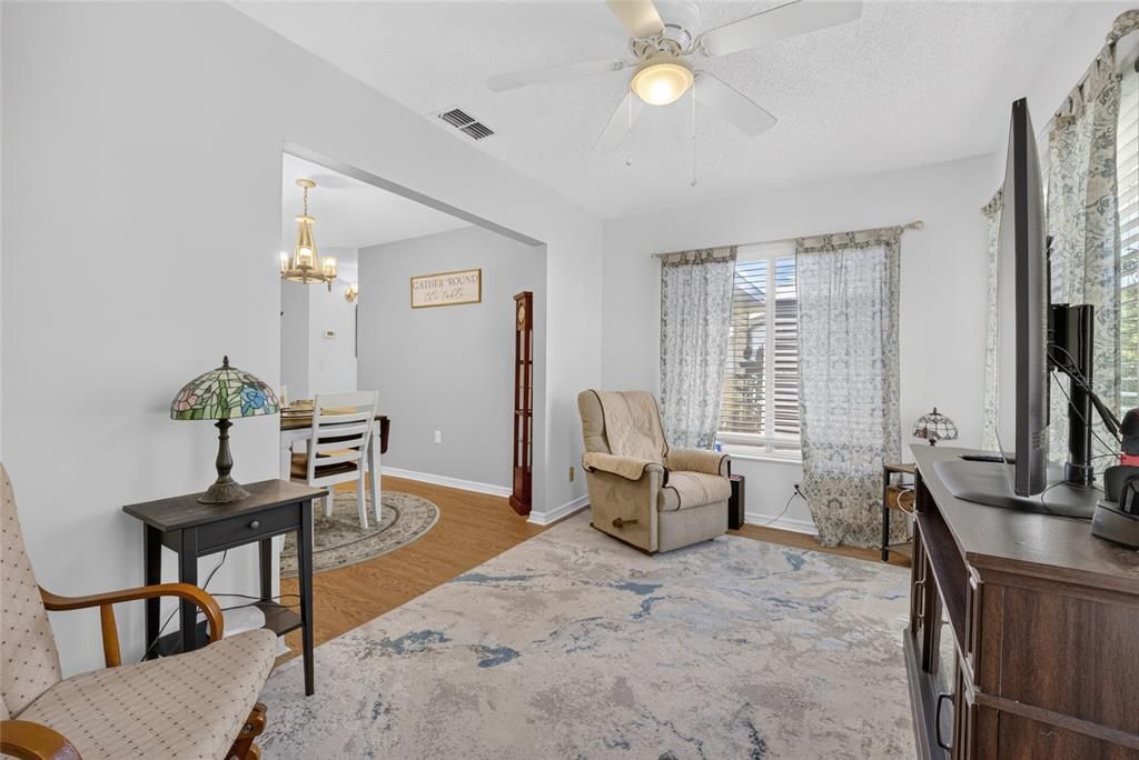 Activo con contrato: $179,900 (2 camas, 2 baños, 1166 Pies cuadrados)