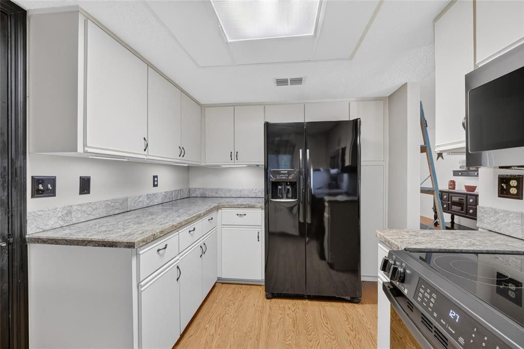 Activo con contrato: $179,900 (2 camas, 2 baños, 1166 Pies cuadrados)