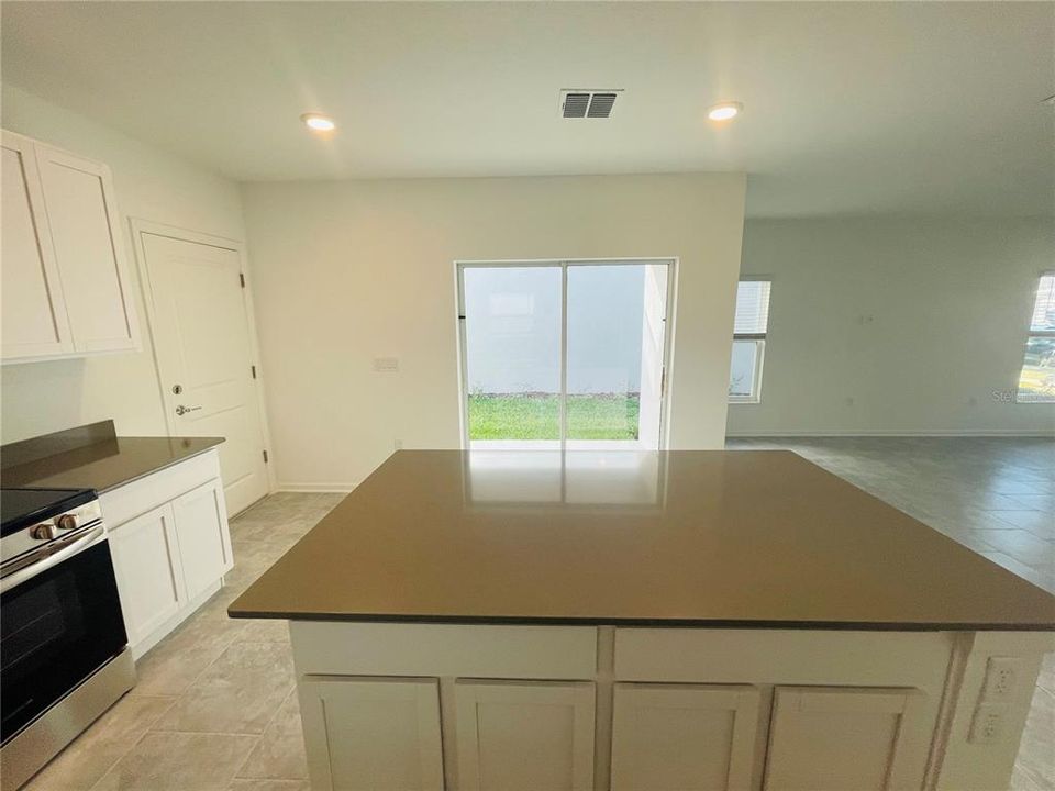 En Renta: $2,649 (3 camas, 2 baños, 1647 Pies cuadrados)