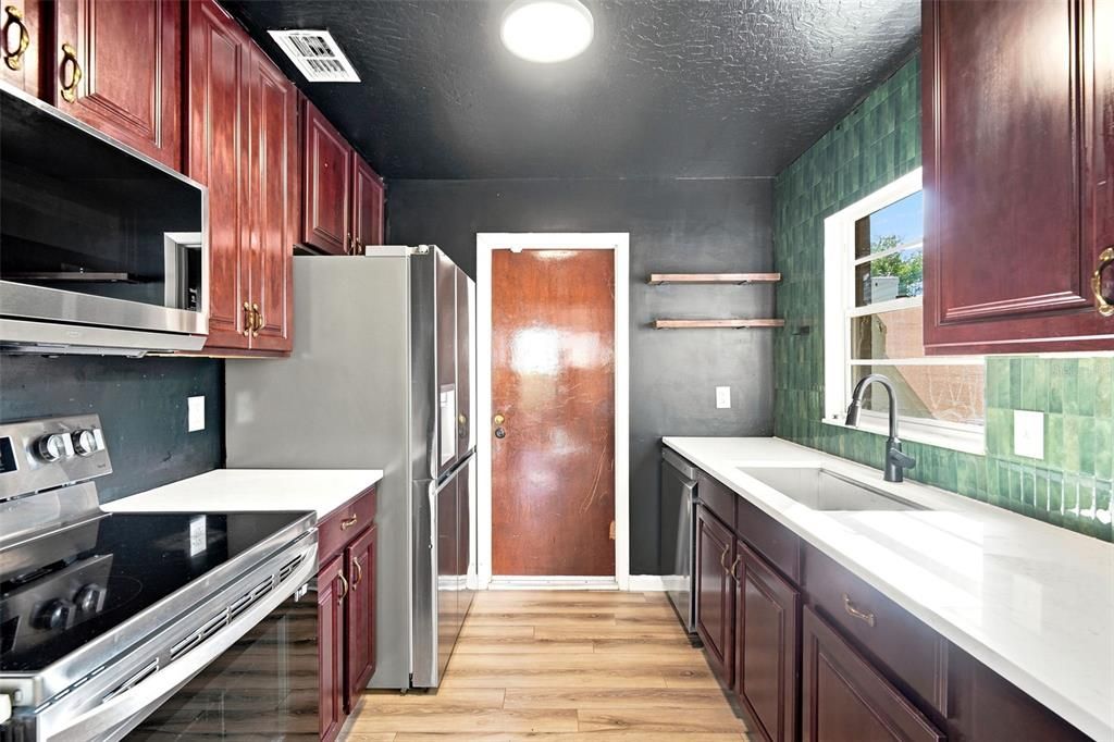 En Venta: $355,000 (3 camas, 2 baños, 1135 Pies cuadrados)