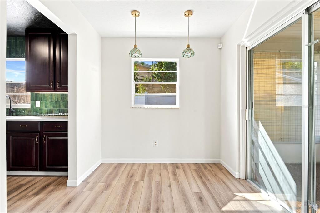 En Venta: $355,000 (3 camas, 2 baños, 1135 Pies cuadrados)