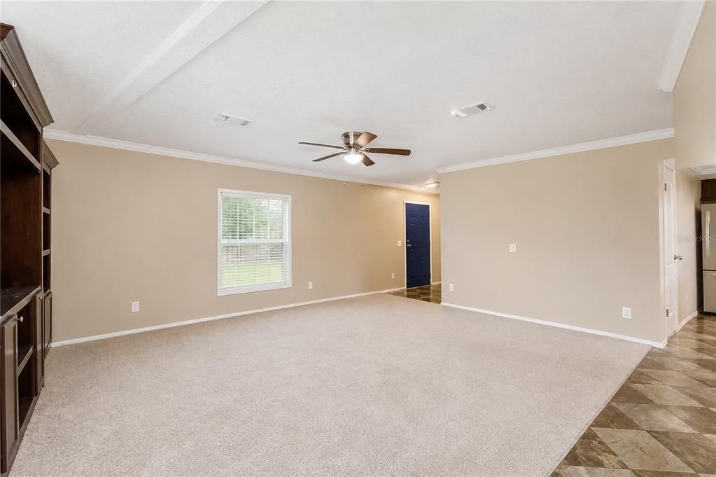 For Sale: $269,500 (3 beds, 2 baths, 1456 Square Feet)