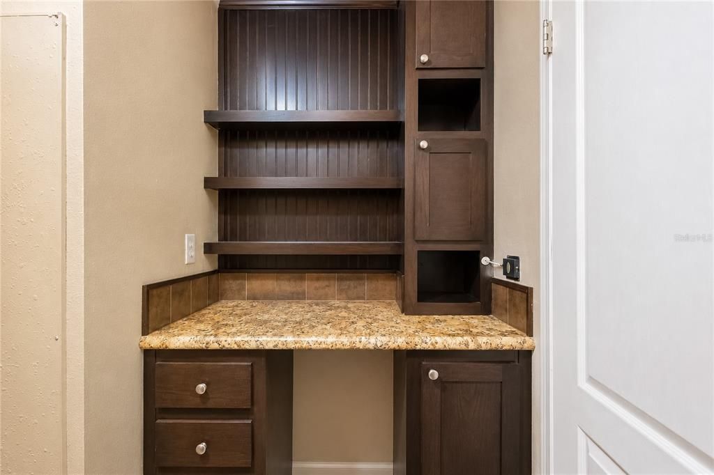 For Sale: $269,500 (3 beds, 2 baths, 1456 Square Feet)