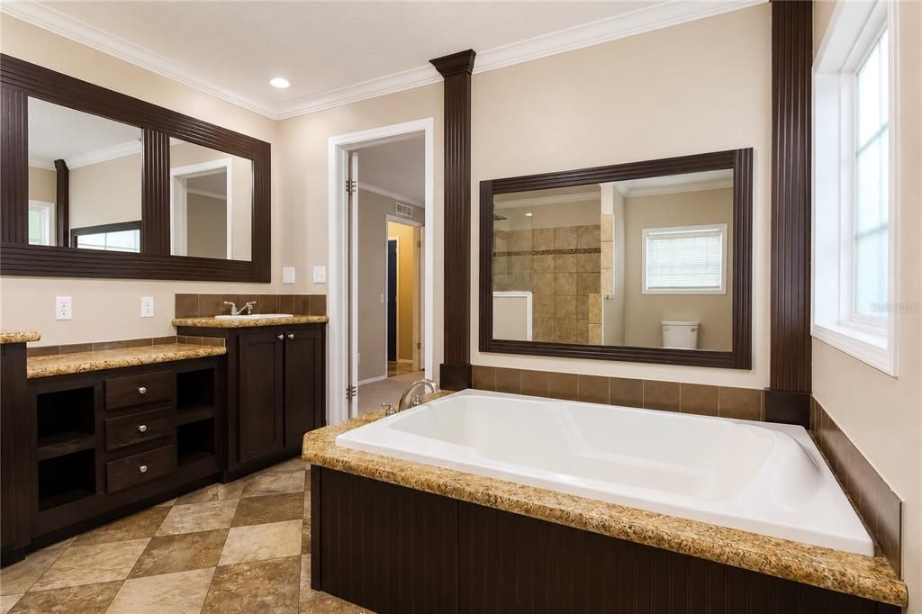 For Sale: $269,500 (3 beds, 2 baths, 1456 Square Feet)