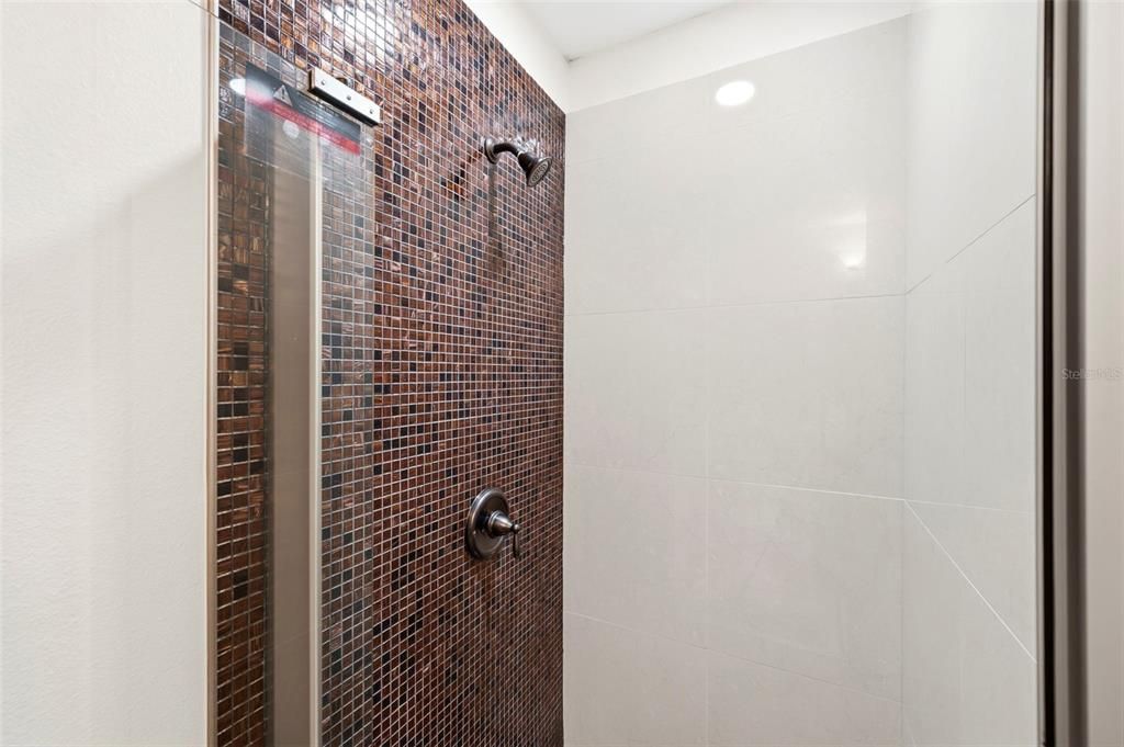 На продажу: $229,000 (3 спален, 2 ванн, 1114 Квадратных фут)
