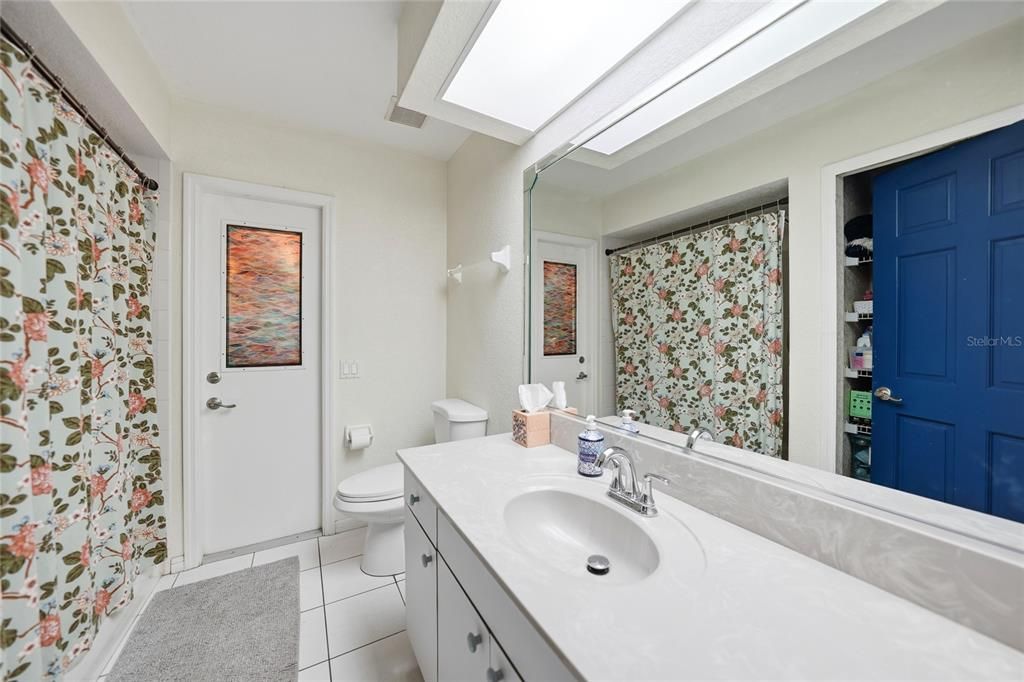 Activo con contrato: $349,900 (3 camas, 2 baños, 1919 Pies cuadrados)