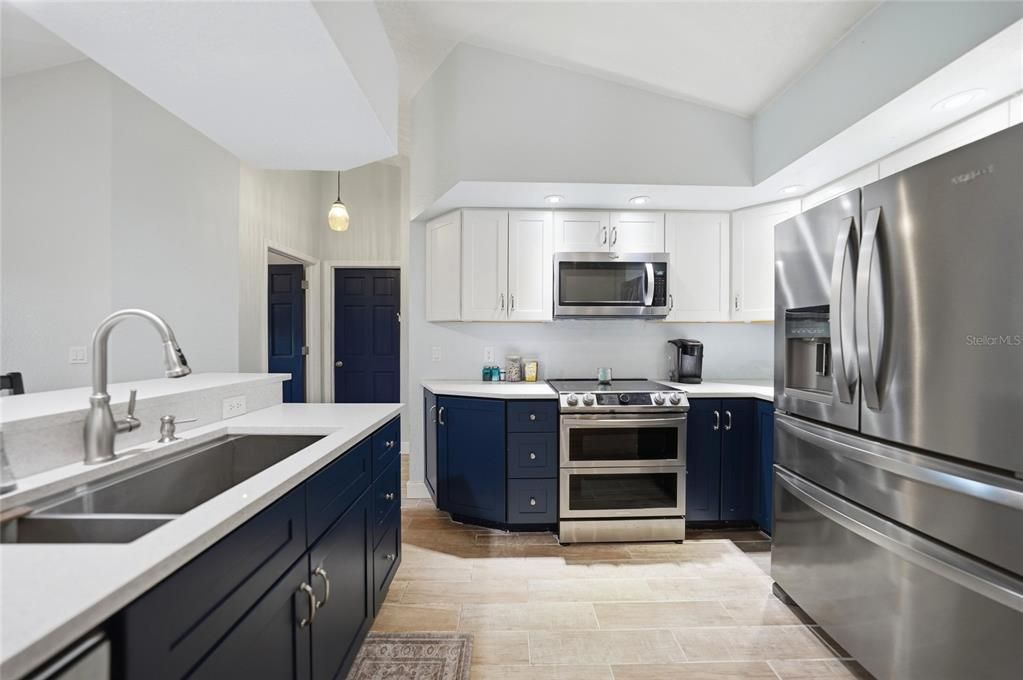Activo con contrato: $349,900 (3 camas, 2 baños, 1919 Pies cuadrados)