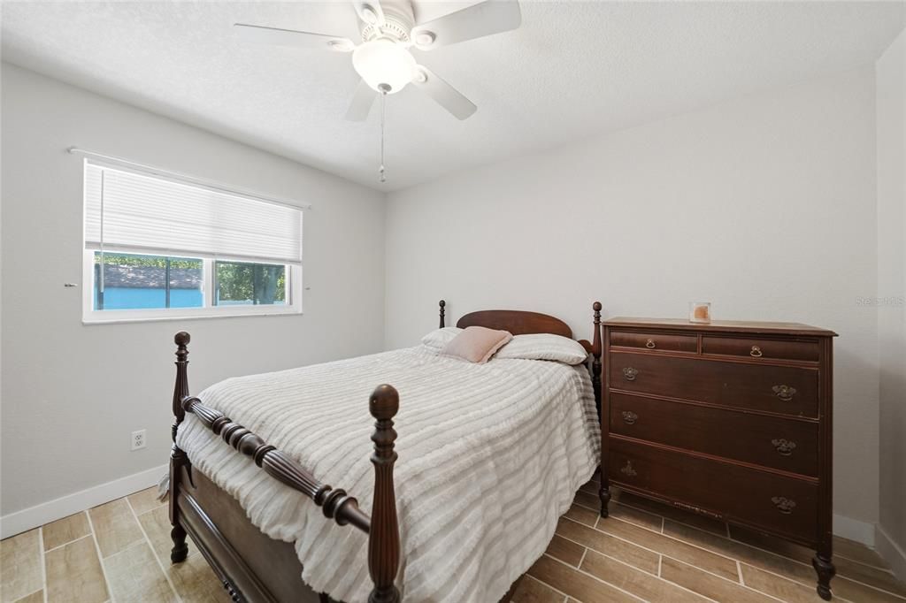 Activo con contrato: $349,900 (3 camas, 2 baños, 1919 Pies cuadrados)