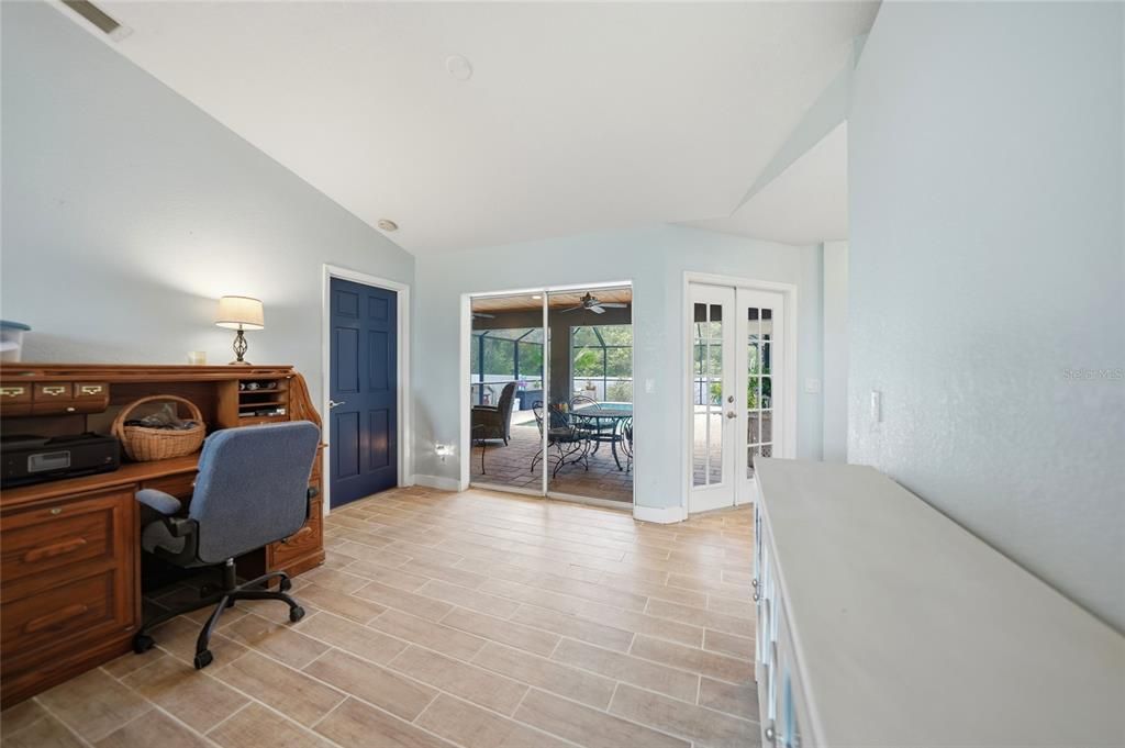 Activo con contrato: $349,900 (3 camas, 2 baños, 1919 Pies cuadrados)