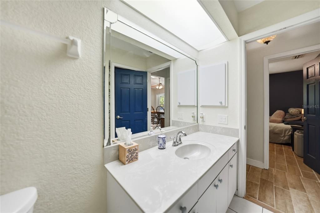 Activo con contrato: $349,900 (3 camas, 2 baños, 1919 Pies cuadrados)