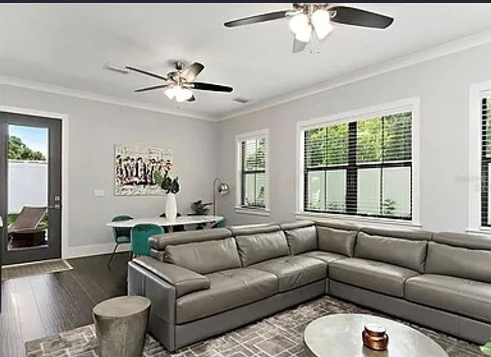 В аренду: $8,295 (4 спален, 5 ванн, 3295 Квадратных фут)