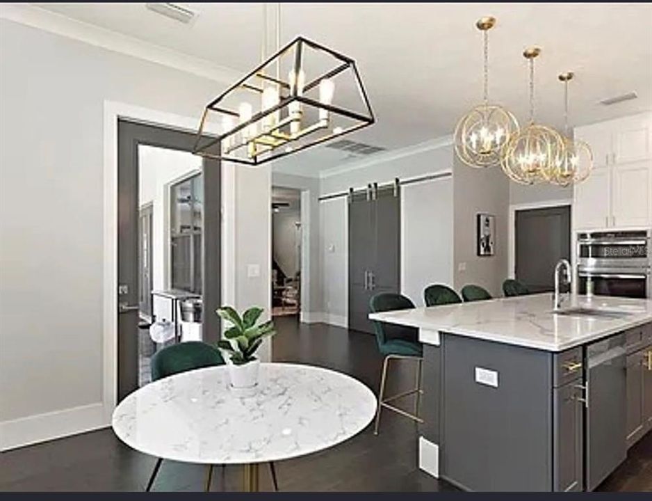 В аренду: $8,295 (4 спален, 5 ванн, 3295 Квадратных фут)