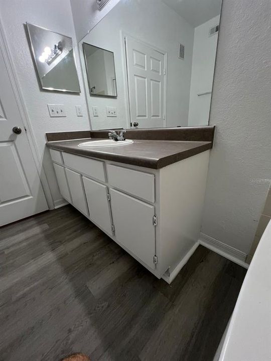 В аренду: $1,650 (2 спален, 2 ванн, 1077 Квадратных фут)
