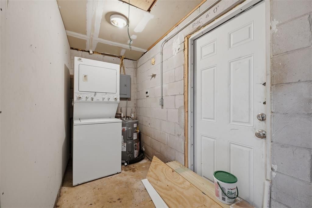 На продажу: $310,000 (3 спален, 1 ванн, 986 Квадратных фут)