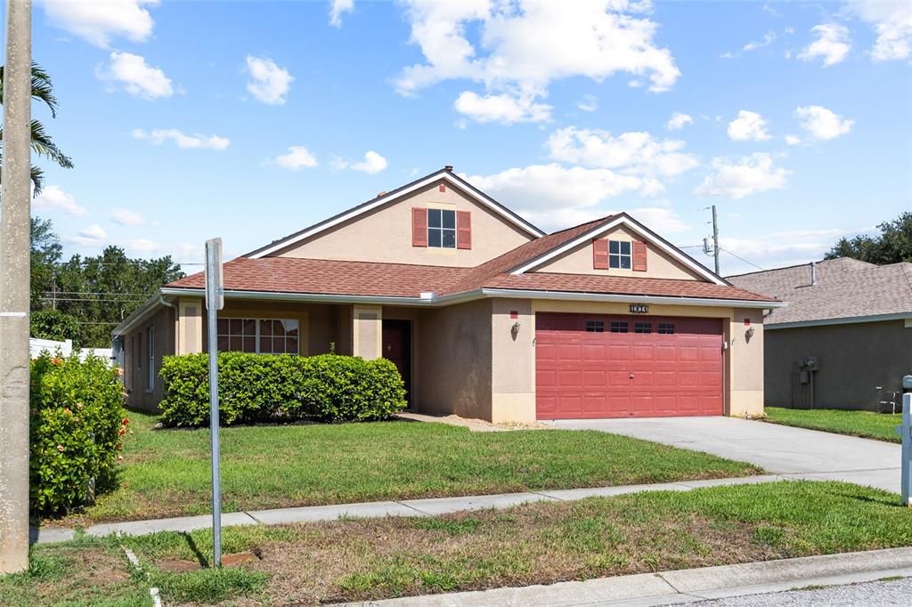 Activo con contrato: $489,000 (3 camas, 2 baños, 1714 Pies cuadrados)