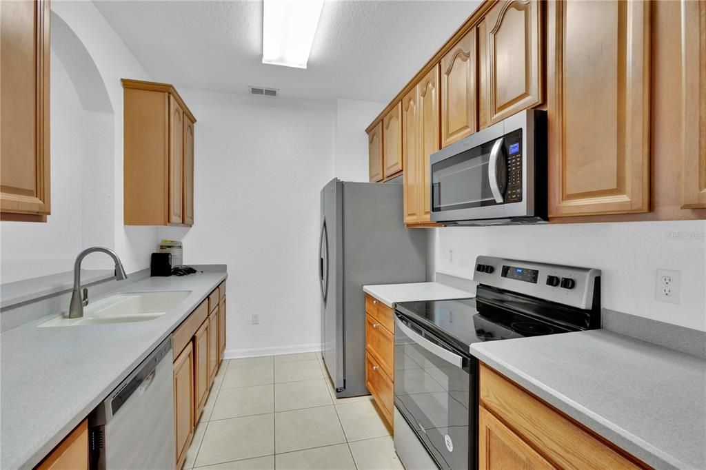 For Rent: $1,600 (3 beds, 2 baths, 1248 Square Feet)
