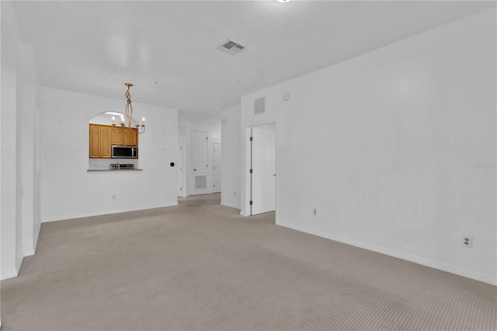 For Rent: $1,600 (3 beds, 2 baths, 1248 Square Feet)