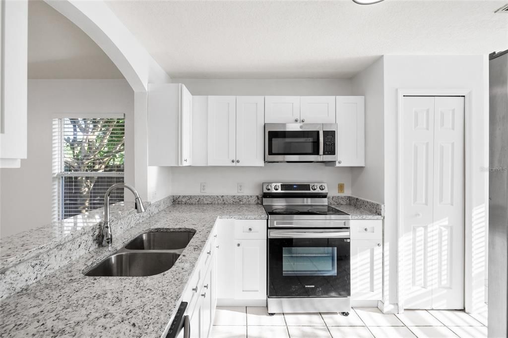 For Sale: $375,000 (3 beds, 2 baths, 1235 Square Feet)