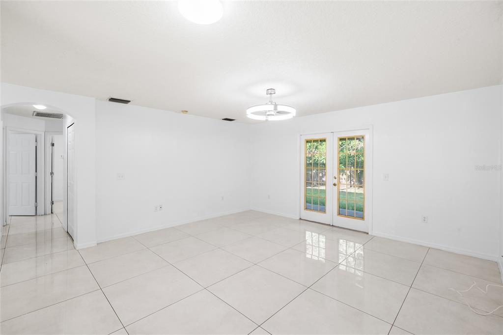 For Sale: $375,000 (3 beds, 2 baths, 1235 Square Feet)