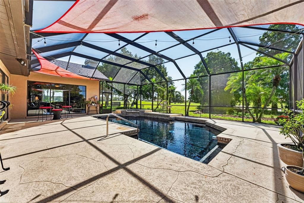 For Sale: $800,000 (3 beds, 3 baths, 2985 Square Feet)