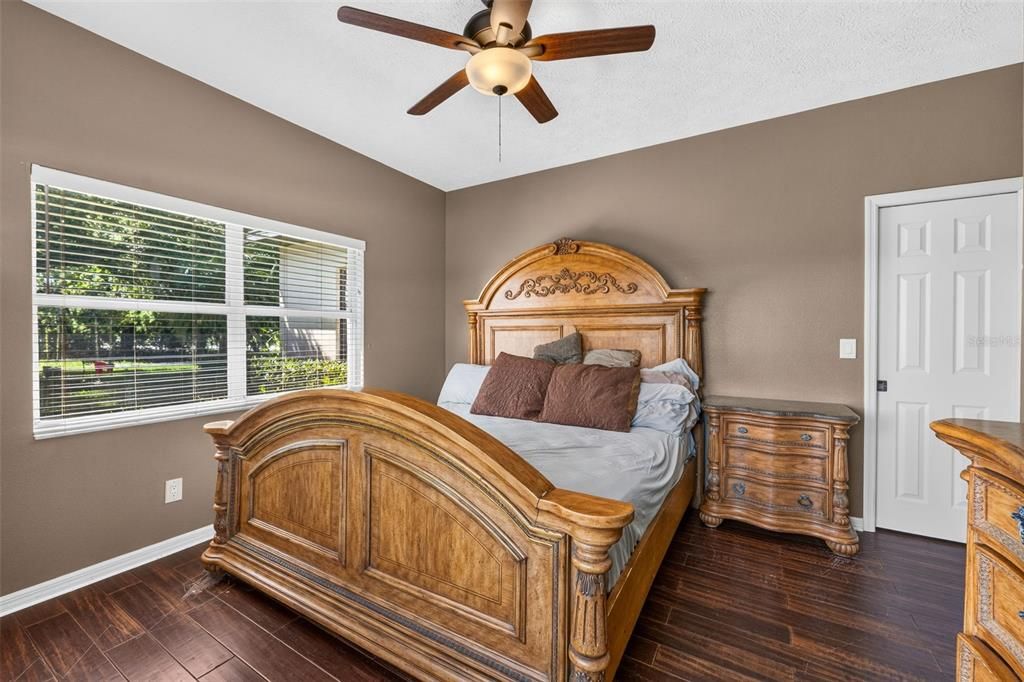 For Sale: $800,000 (3 beds, 3 baths, 2985 Square Feet)