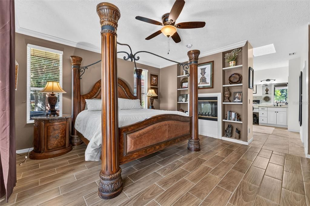 For Sale: $800,000 (3 beds, 3 baths, 2985 Square Feet)