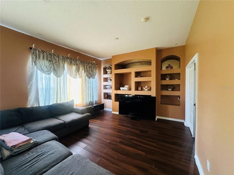 En Venta: $490,000 (3 camas, 2 baños, 2641 Pies cuadrados)