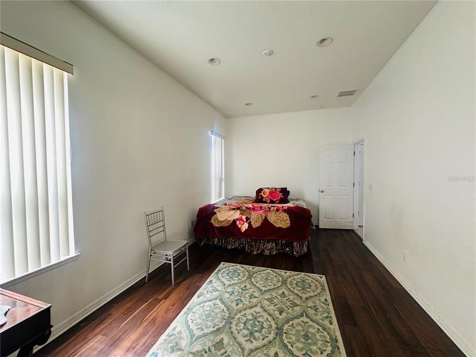 En Venta: $490,000 (3 camas, 2 baños, 2641 Pies cuadrados)