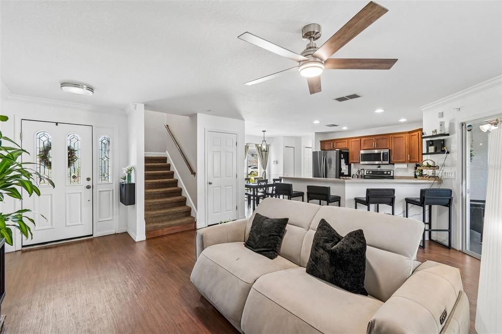 For Rent: $1,900 (3 beds, 2 baths, 1602 Square Feet)