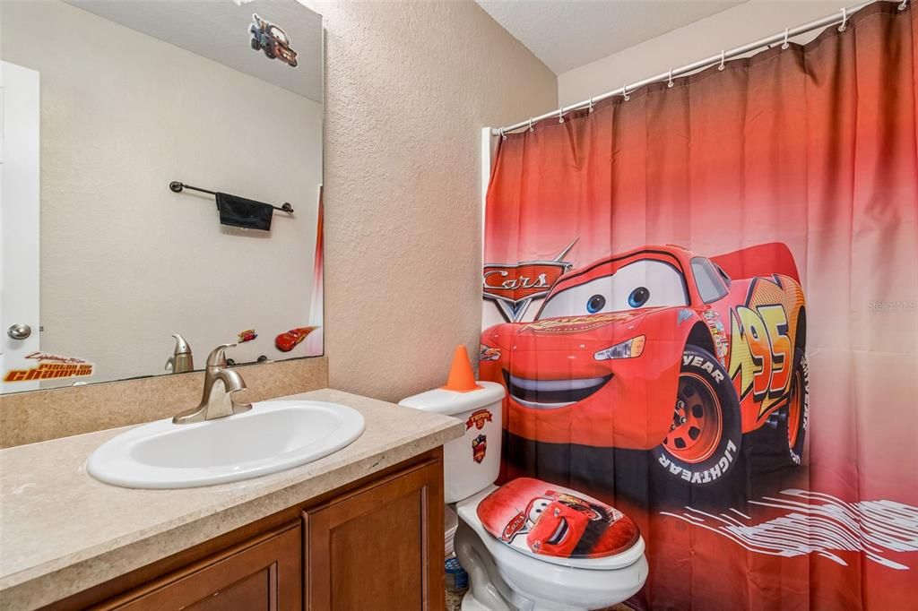 For Rent: $1,900 (3 beds, 2 baths, 1602 Square Feet)
