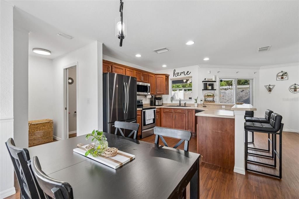 For Rent: $1,900 (3 beds, 2 baths, 1602 Square Feet)