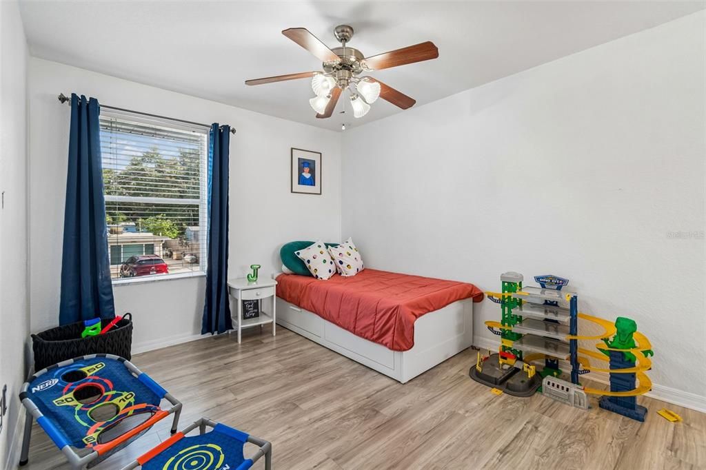 For Rent: $1,900 (3 beds, 2 baths, 1602 Square Feet)