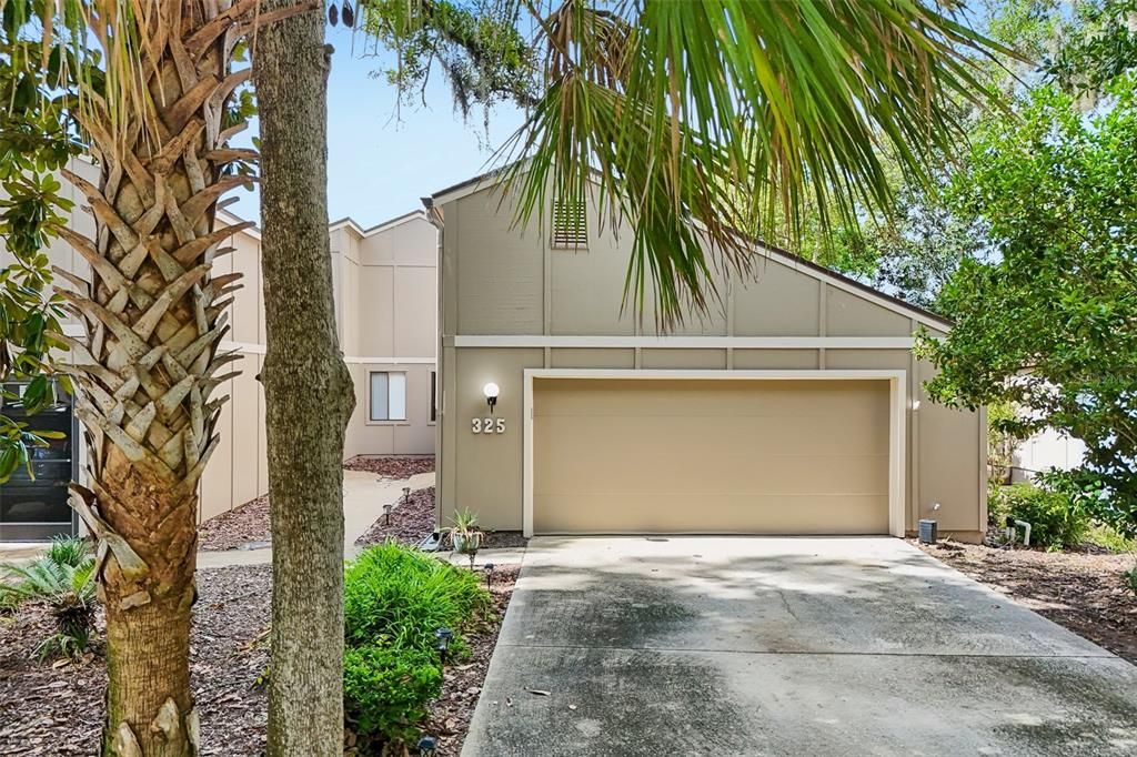 For Rent: $2,000 (2 beds, 2 baths, 1302 Square Feet)
