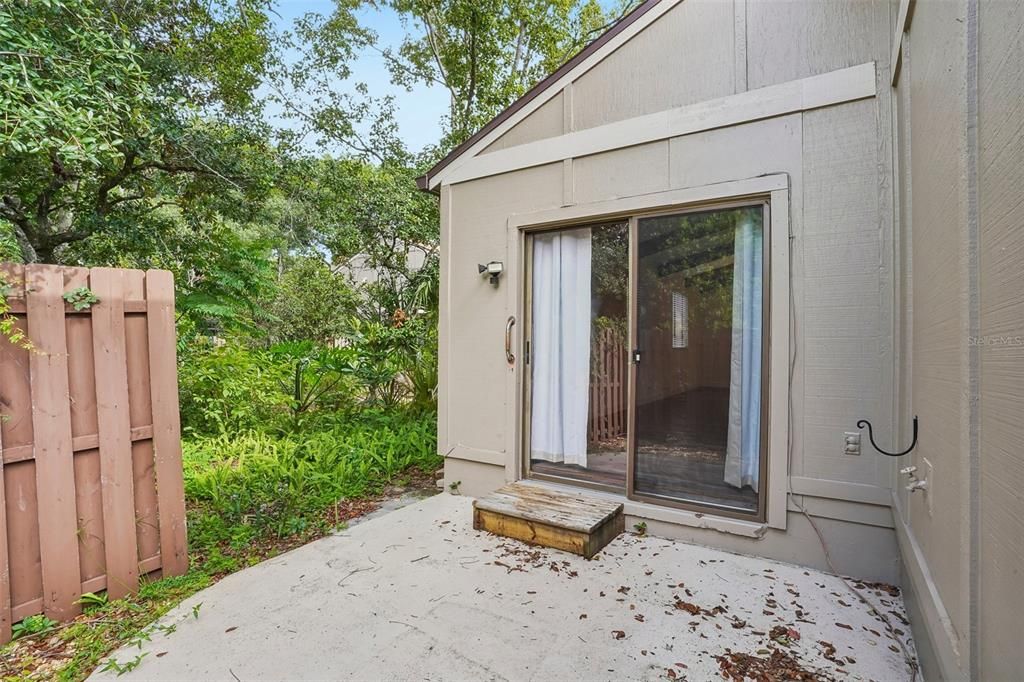 For Rent: $2,000 (2 beds, 2 baths, 1302 Square Feet)