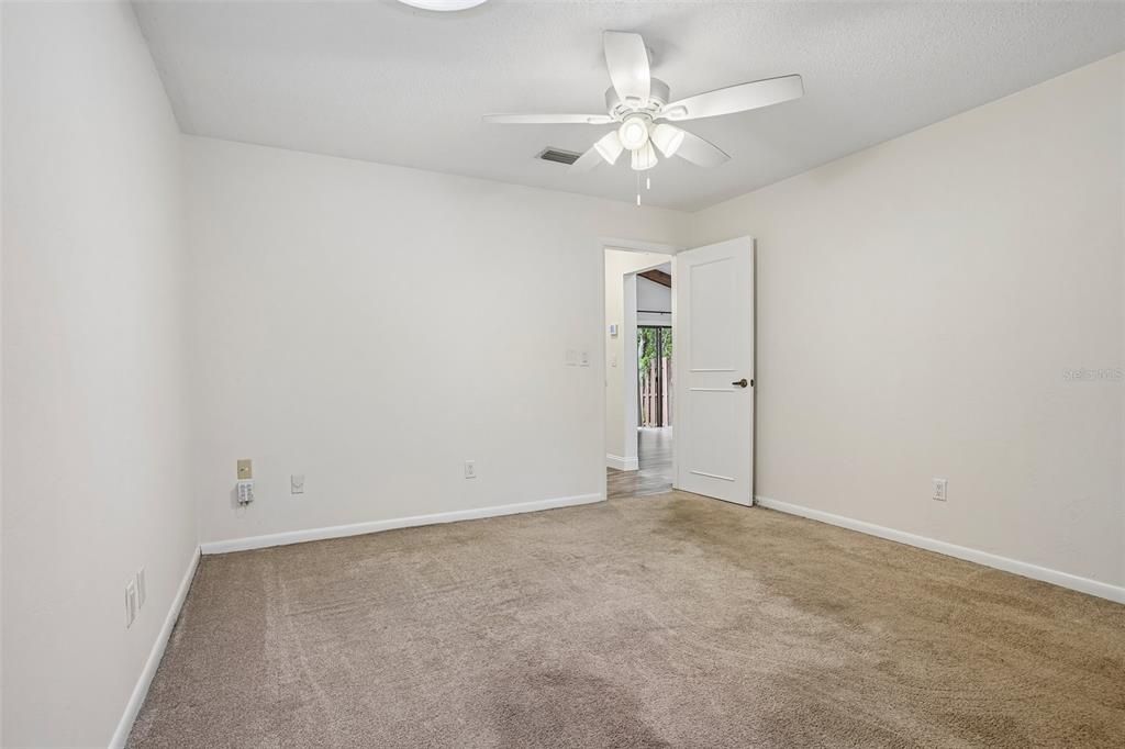 For Rent: $2,000 (2 beds, 2 baths, 1302 Square Feet)