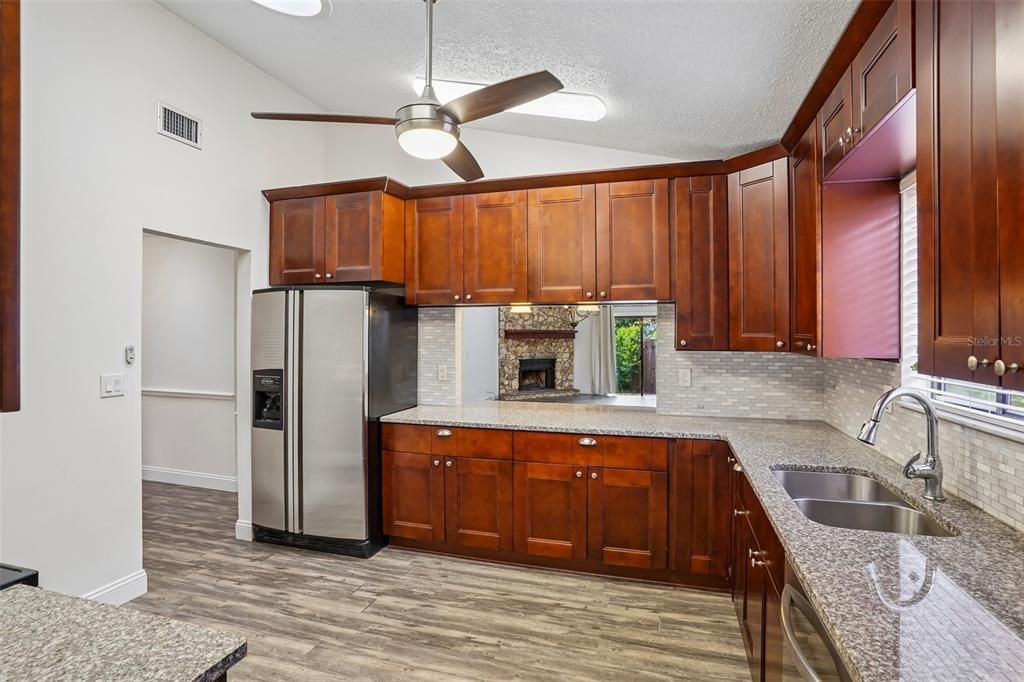 For Rent: $2,000 (2 beds, 2 baths, 1302 Square Feet)