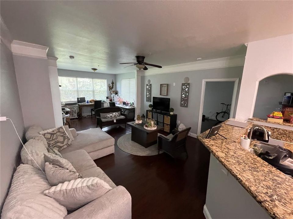 For Rent: $1,850 (2 beds, 2 baths, 1233 Square Feet)