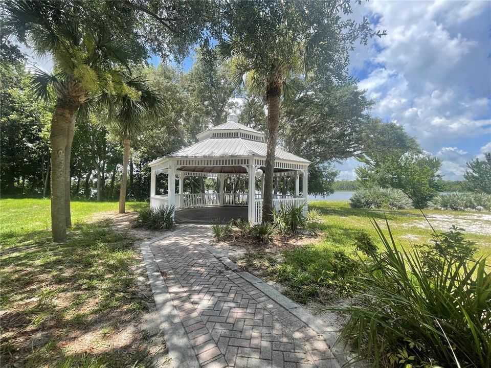 For Rent: $1,850 (2 beds, 2 baths, 1233 Square Feet)