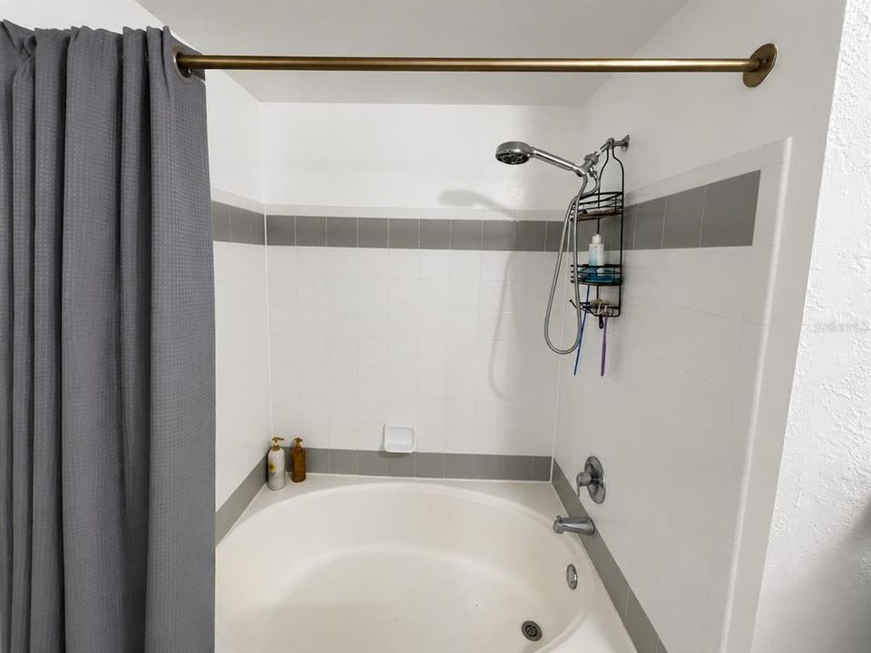 For Rent: $1,850 (2 beds, 2 baths, 1233 Square Feet)