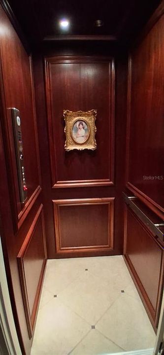 En Venta: $595,000 (3 camas, 2 baños, 2824 Pies cuadrados)