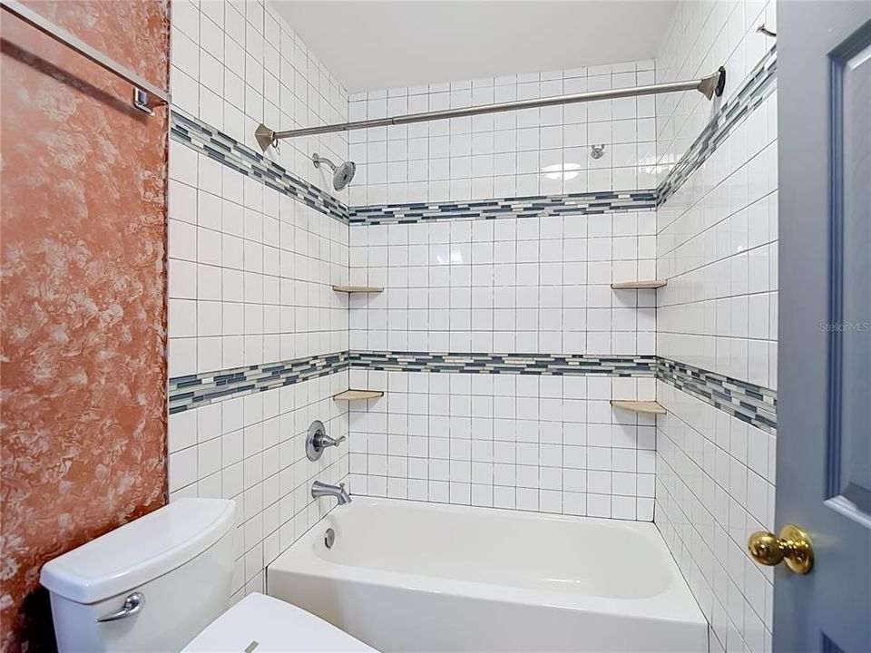En Venta: $639,000 (5 camas, 3 baños, 2135 Pies cuadrados)