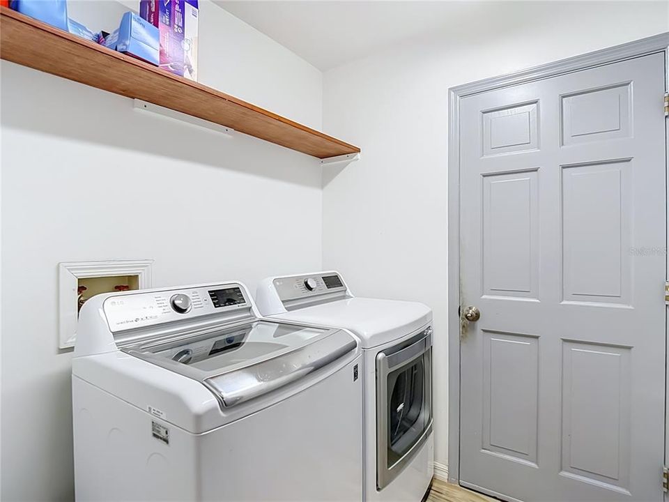 En Venta: $639,000 (5 camas, 3 baños, 2135 Pies cuadrados)