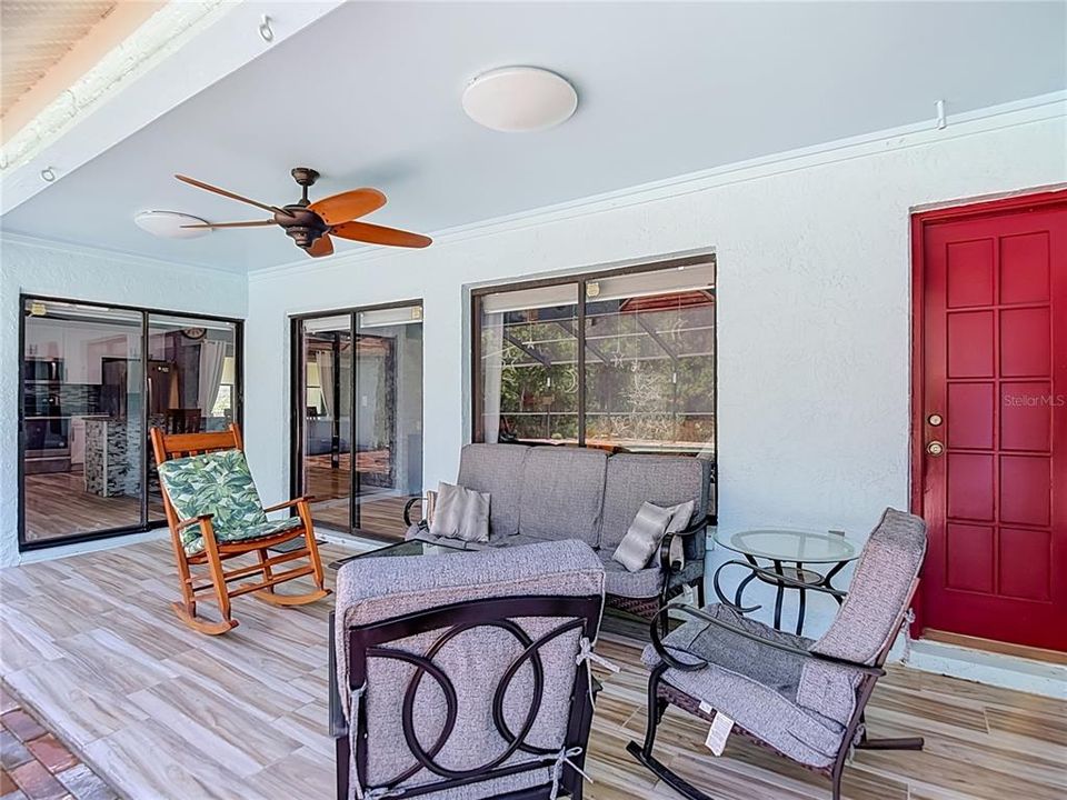 En Venta: $639,000 (5 camas, 3 baños, 2135 Pies cuadrados)
